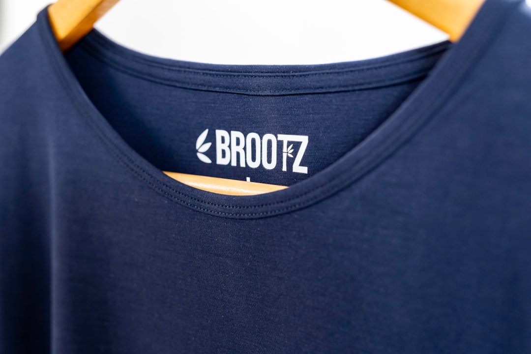 Photo navy shirt